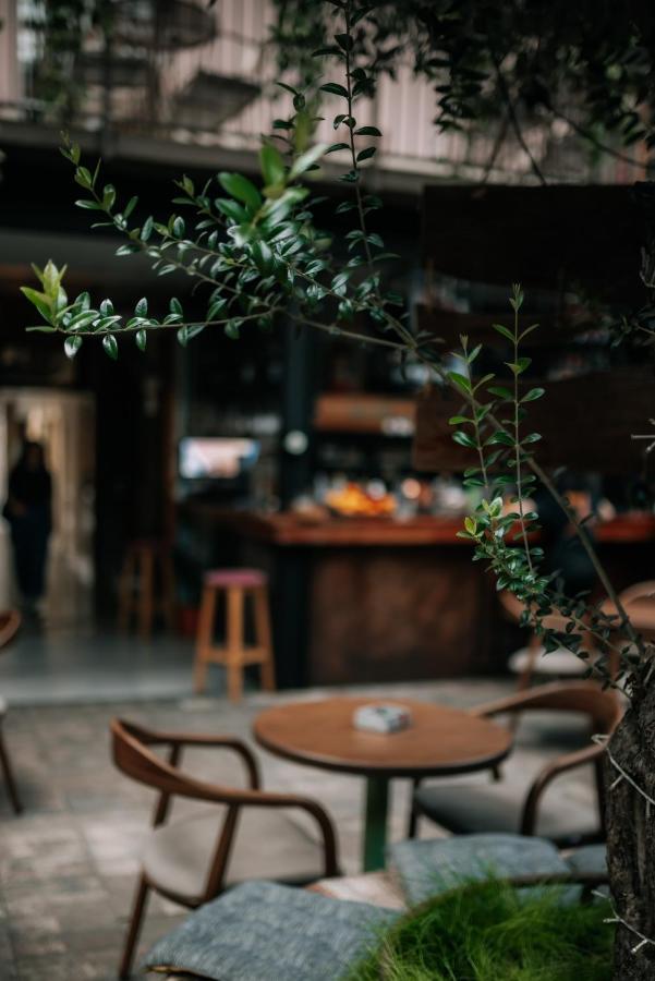 Bed Station Hostel & Bar Шкодер Экстерьер фото