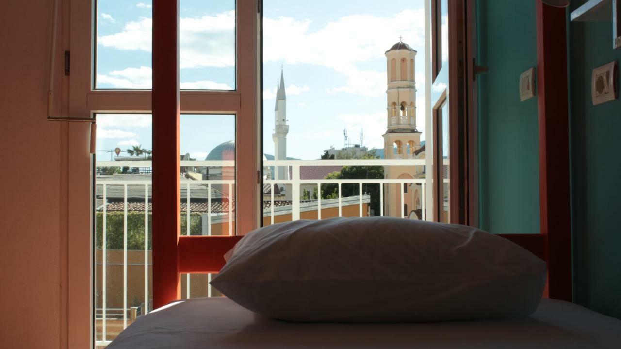 Bed Station Hostel & Bar Шкодер Экстерьер фото