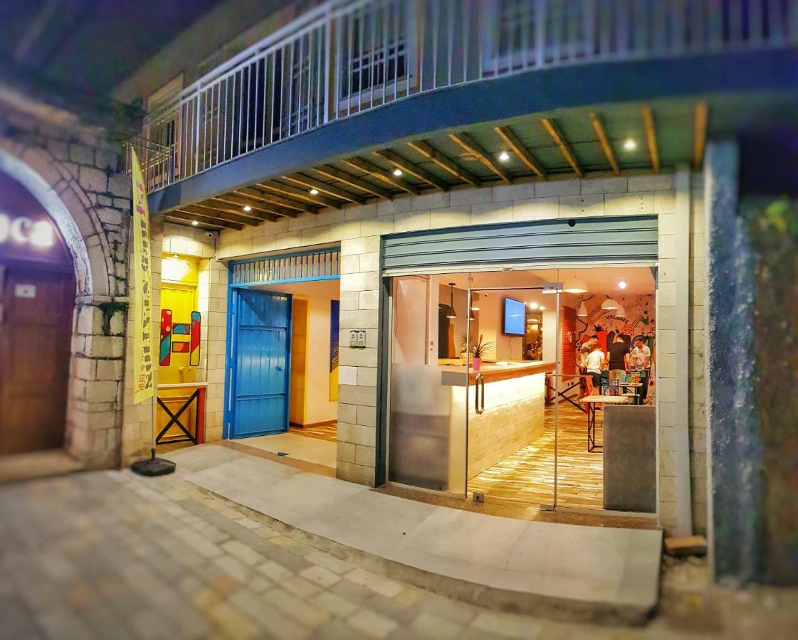 Bed Station Hostel & Bar Шкодер Экстерьер фото